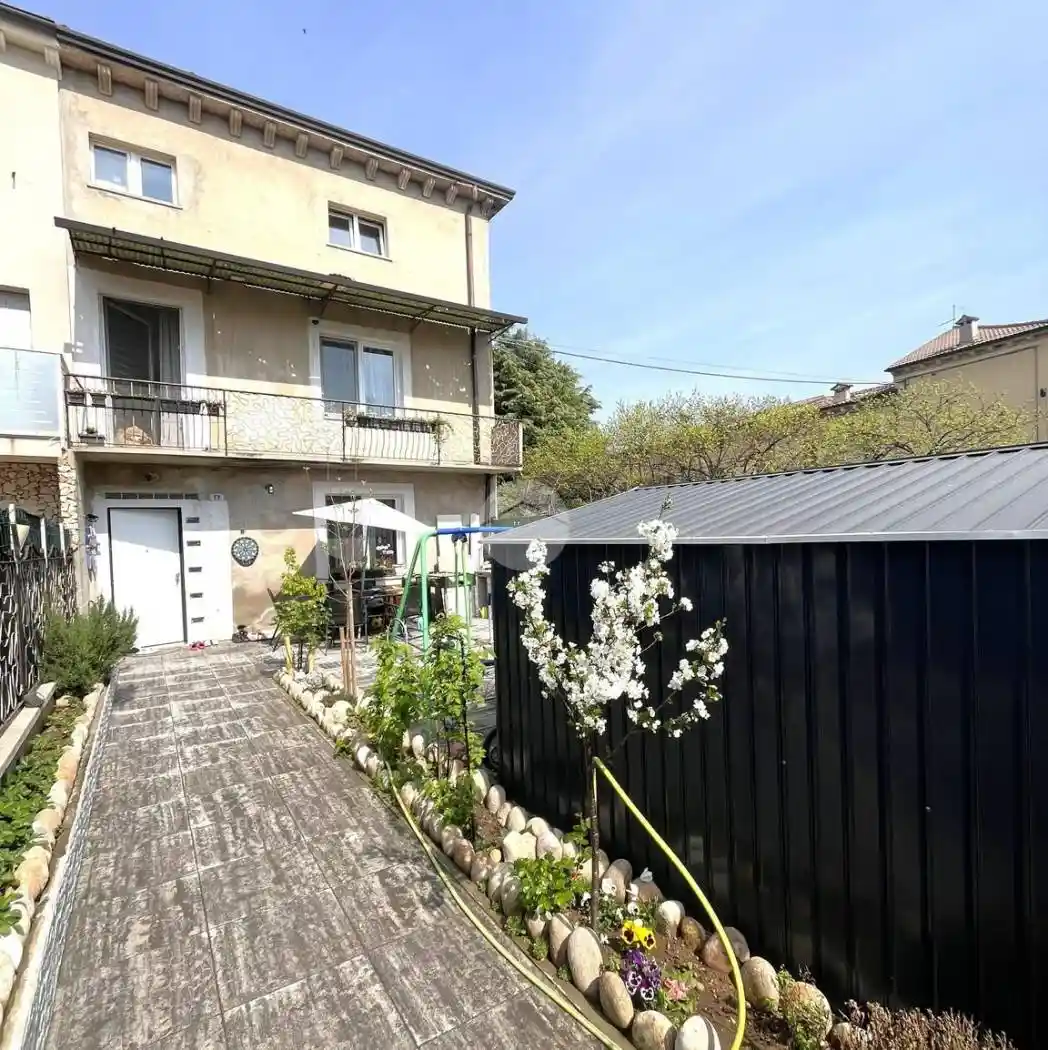 Rustico - Casale in vendita a Verona