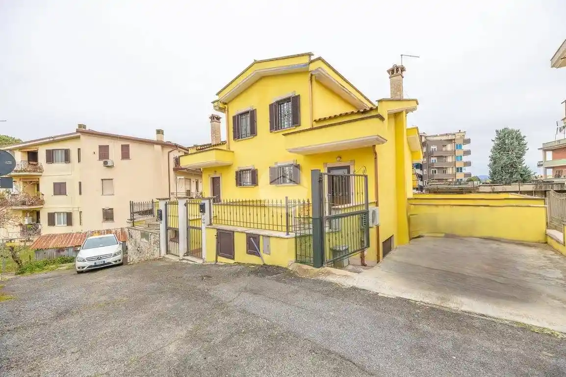 Villa in vendita a Guidonia Montecelio