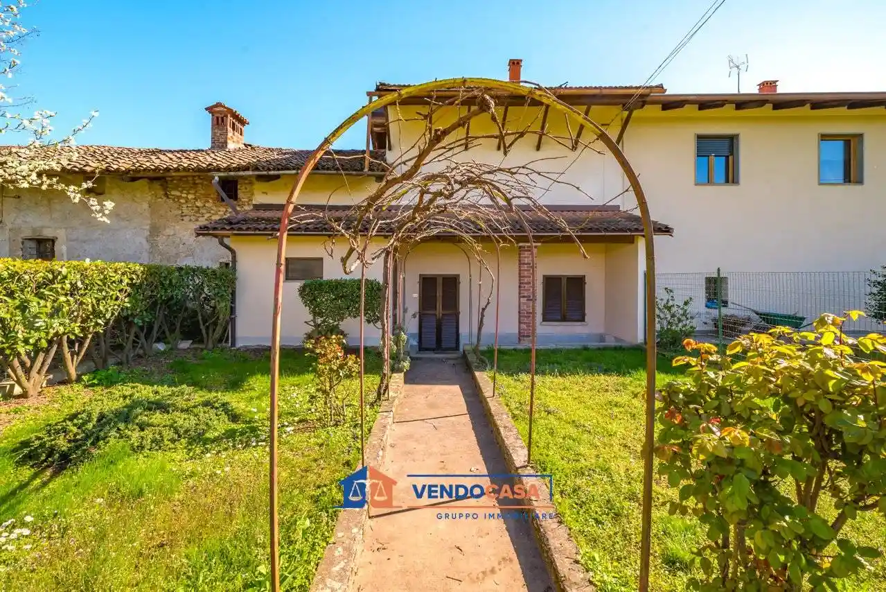 Villa in vendita a Busca