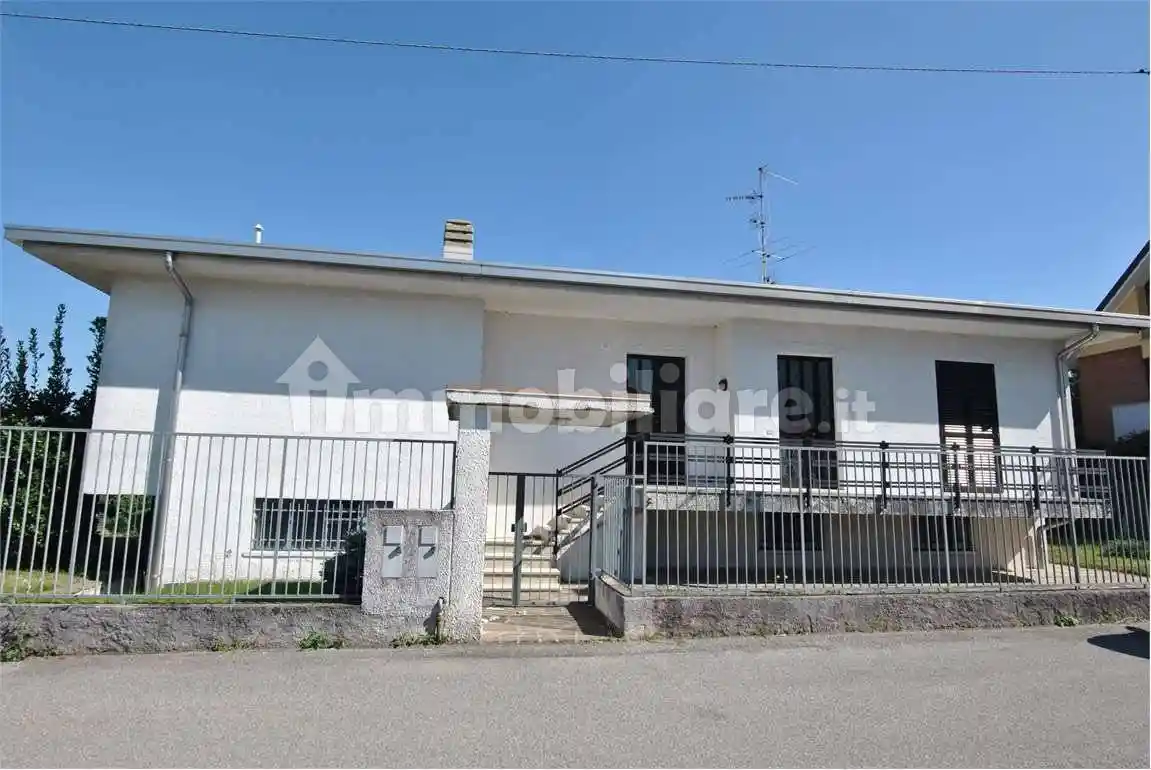 Appartamento in affitto a Renate