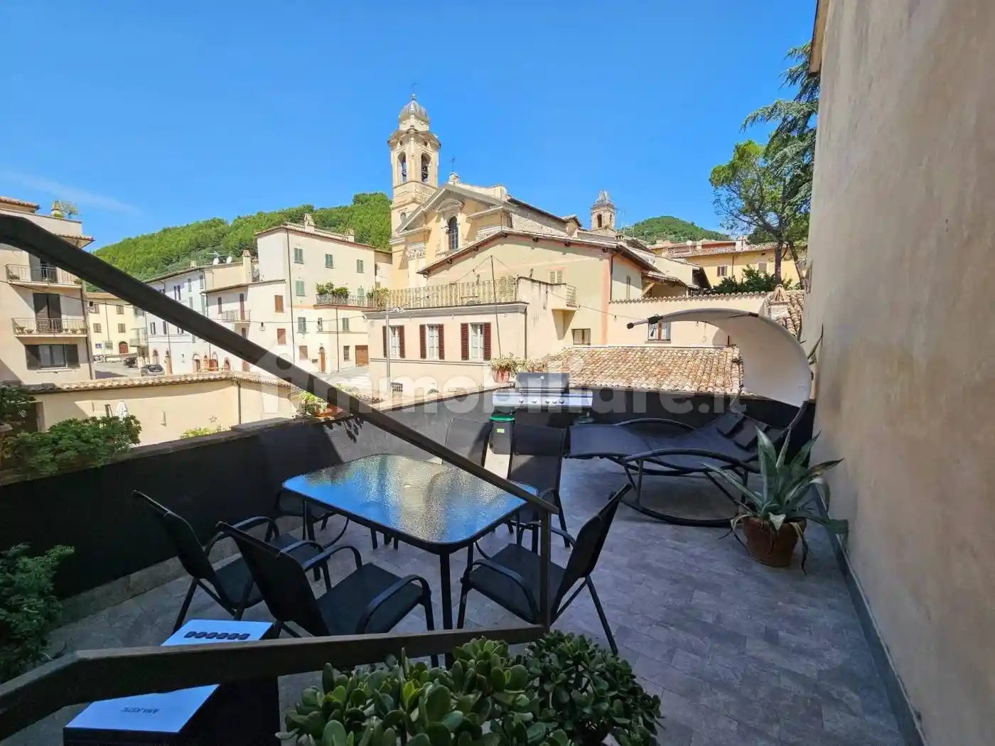 Casa indipendente in vendita a Foligno