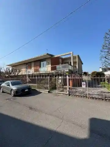 Villa in vendita a Castano Primo