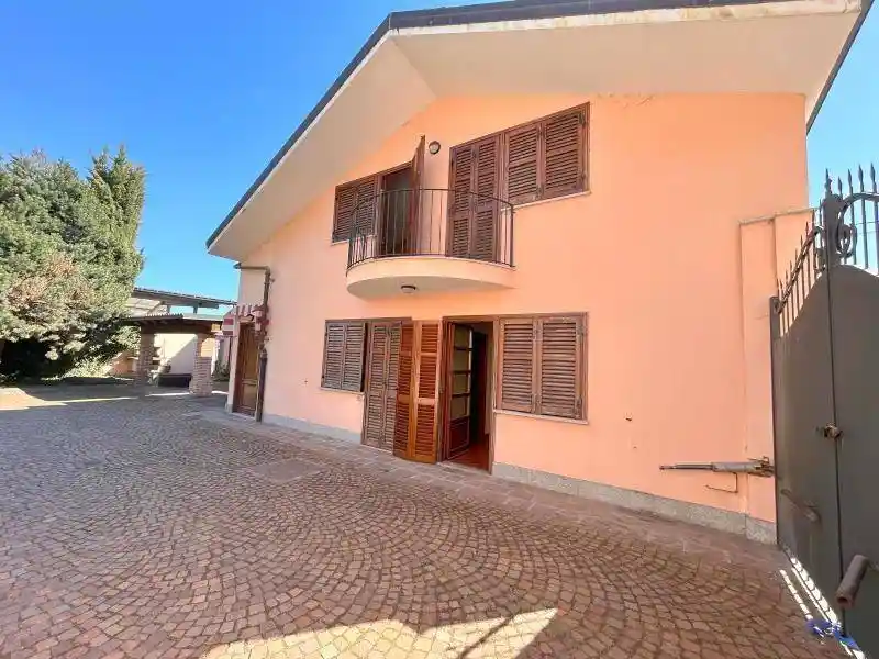 Villa in vendita a Cuneo