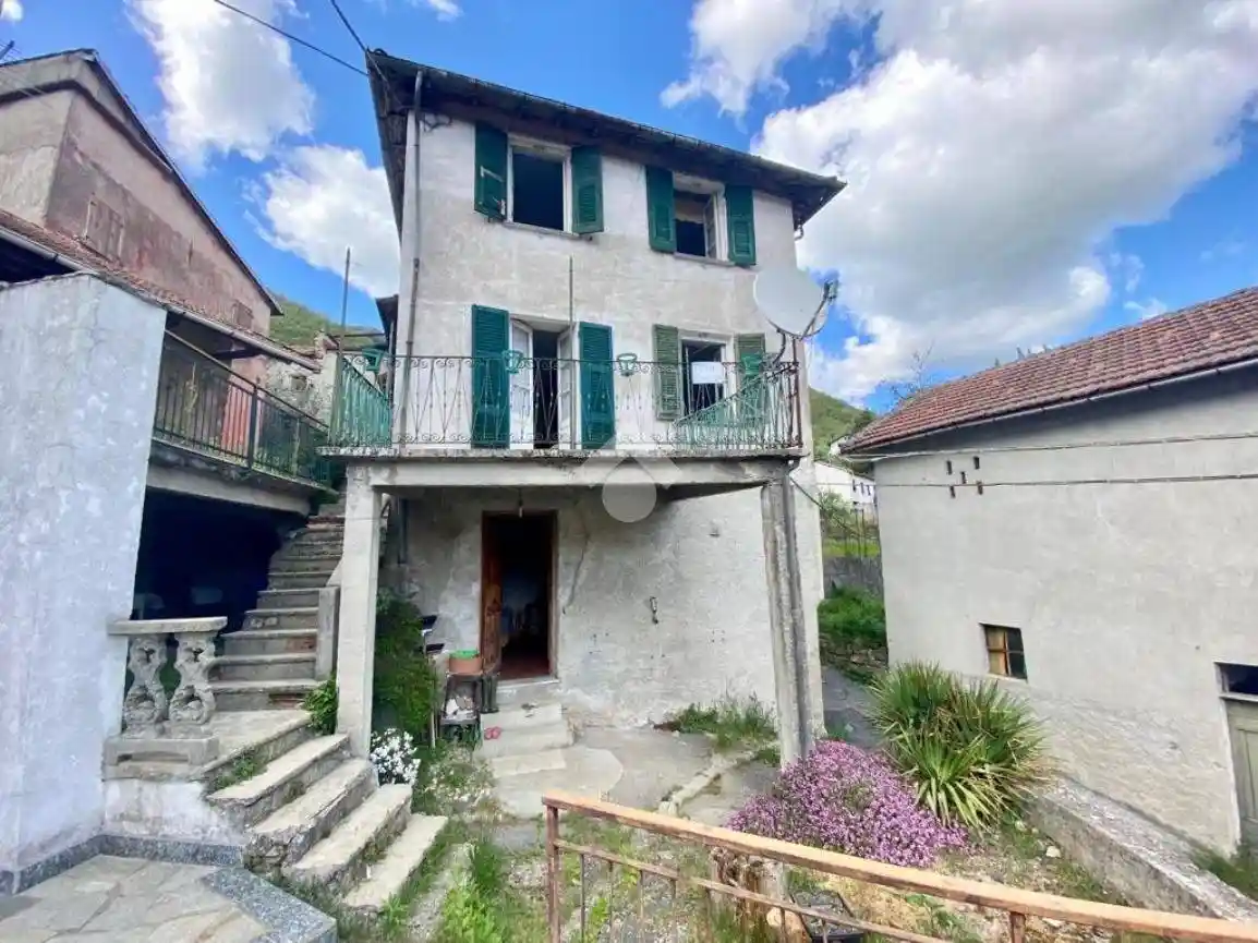 Appartamento in vendita a Vobbia