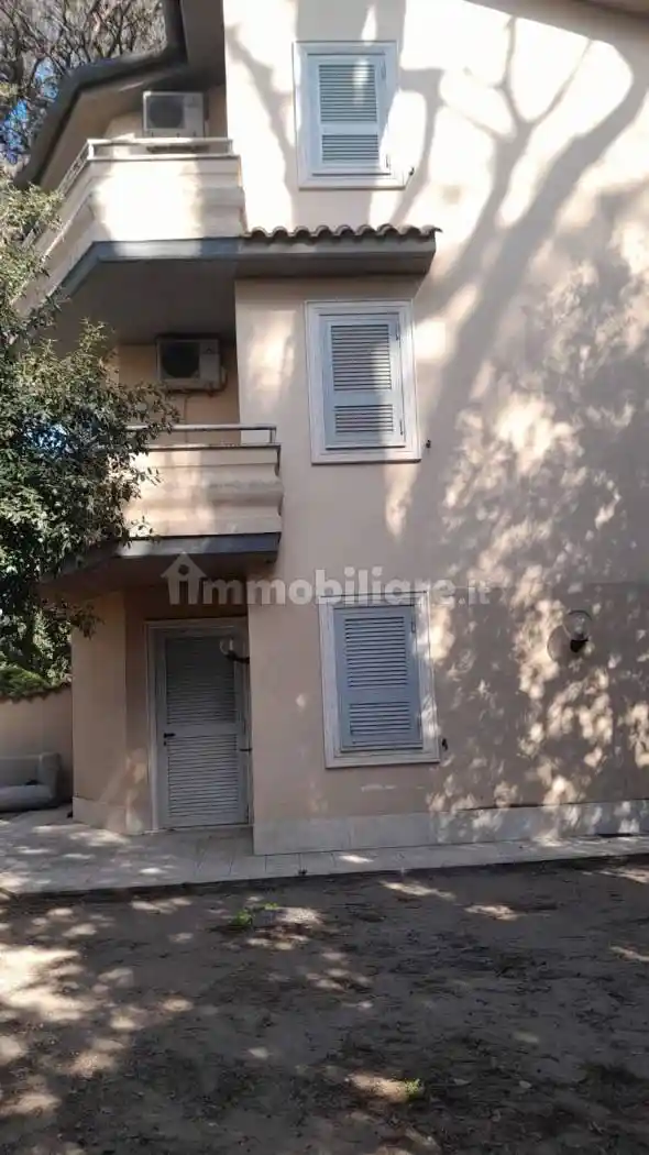 Villa in affitto a Fiumicino
