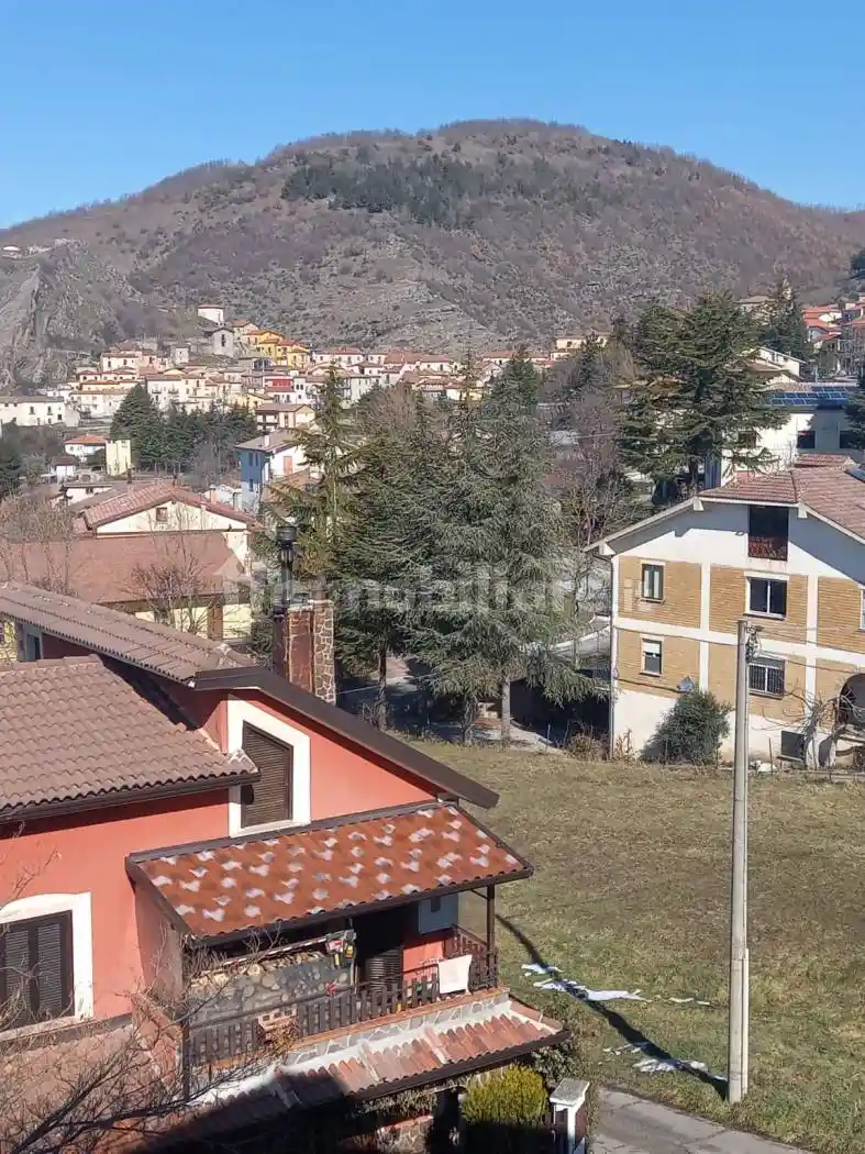 Appartamento in vendita a Sasso di Castalda