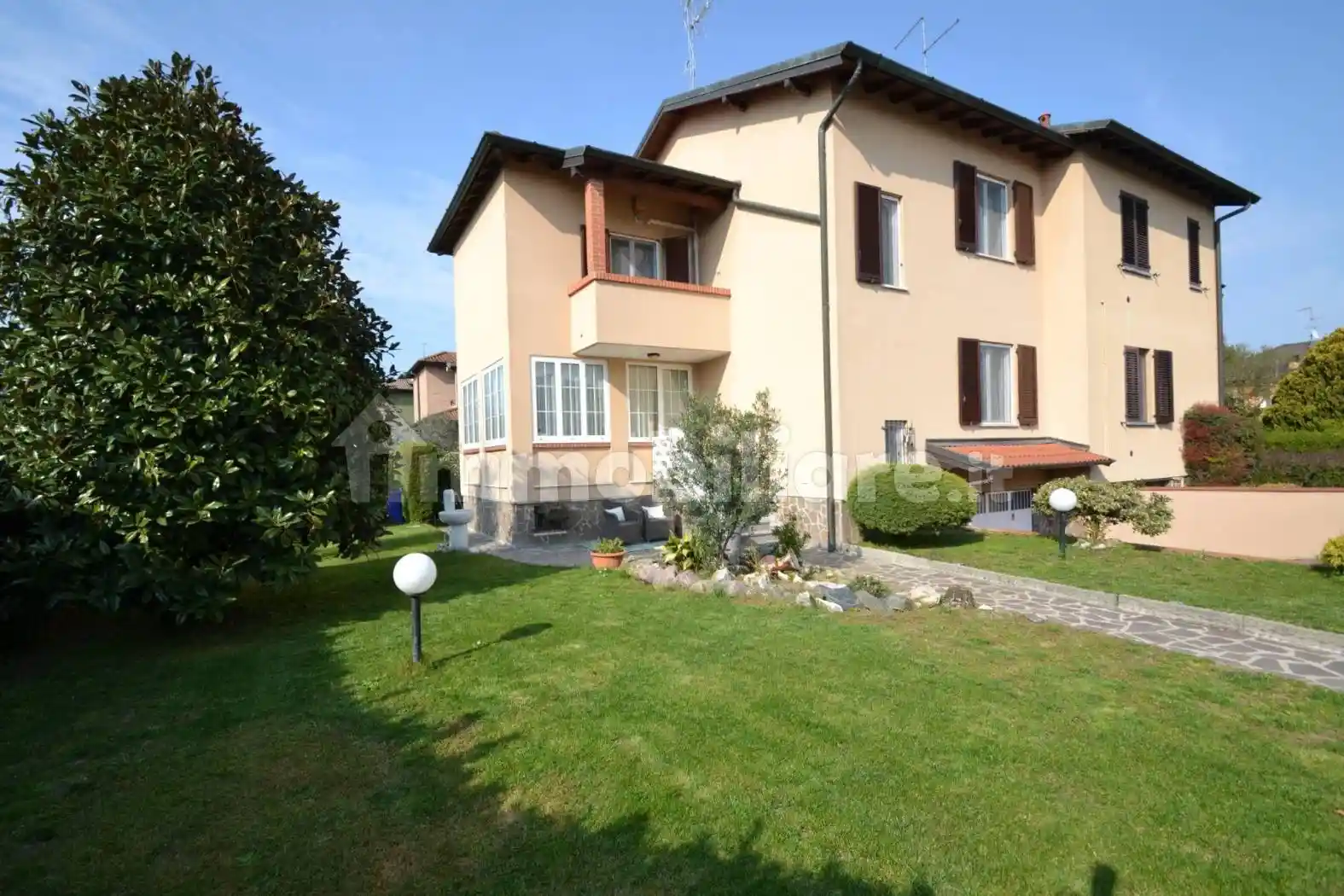 Villa in vendita a Peschiera Borromeo