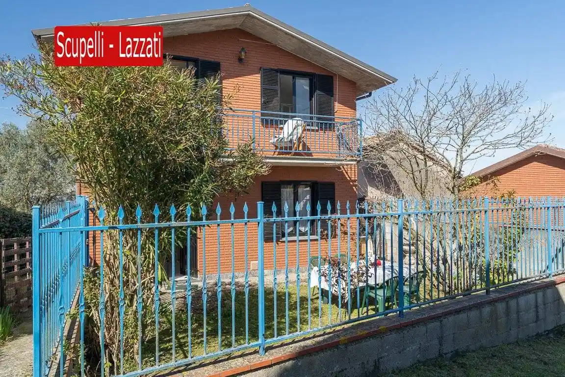 Villa in vendita a Codevilla