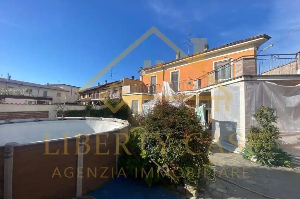 Casa indipendente in vendita a Pertengo