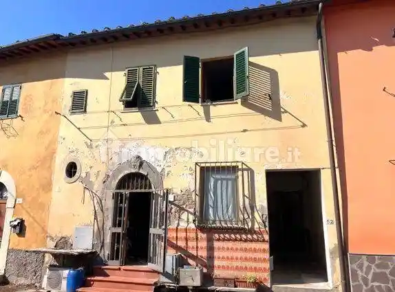 Casa indipendente in vendita a Campi Bisenzio