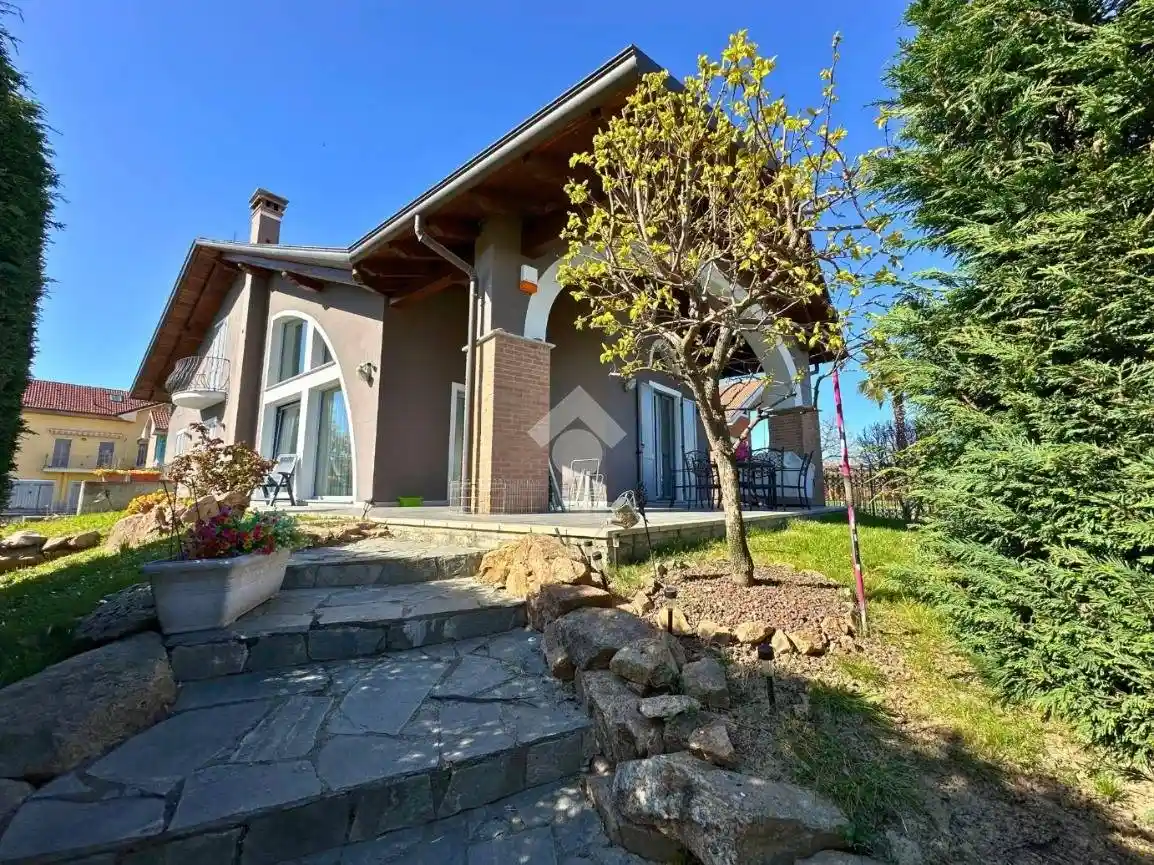 Villa in vendita a Santhià