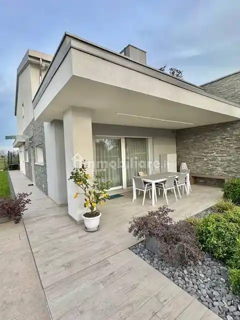 Villa in vendita a Cassola