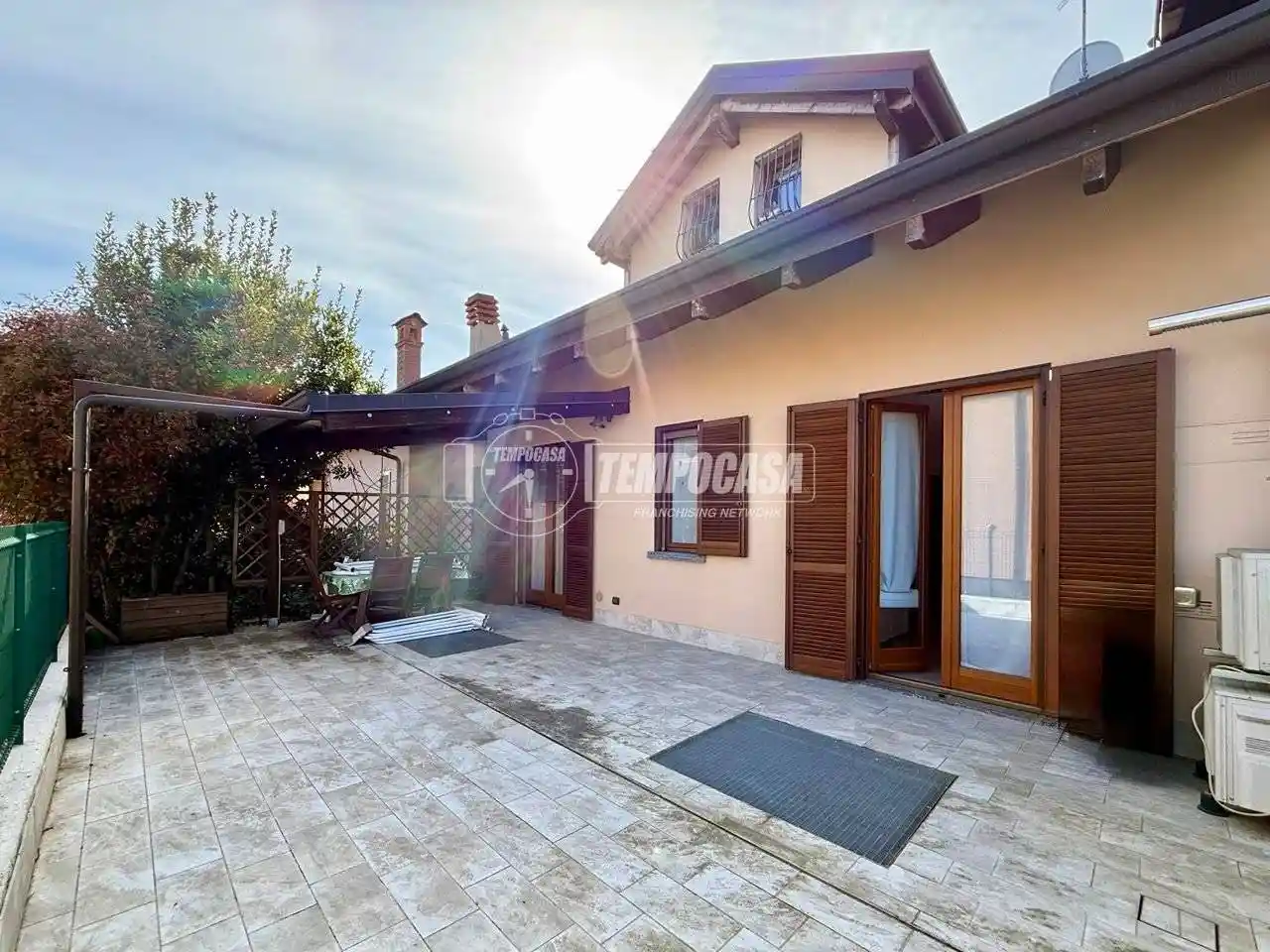 Villa in vendita a Usmate Velate