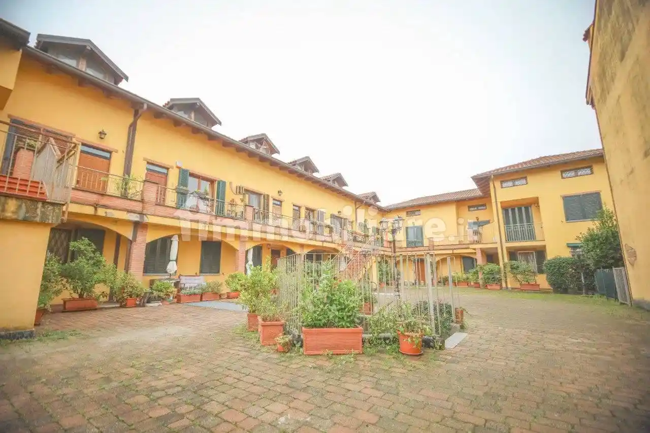 Appartamento in vendita a Vanzago