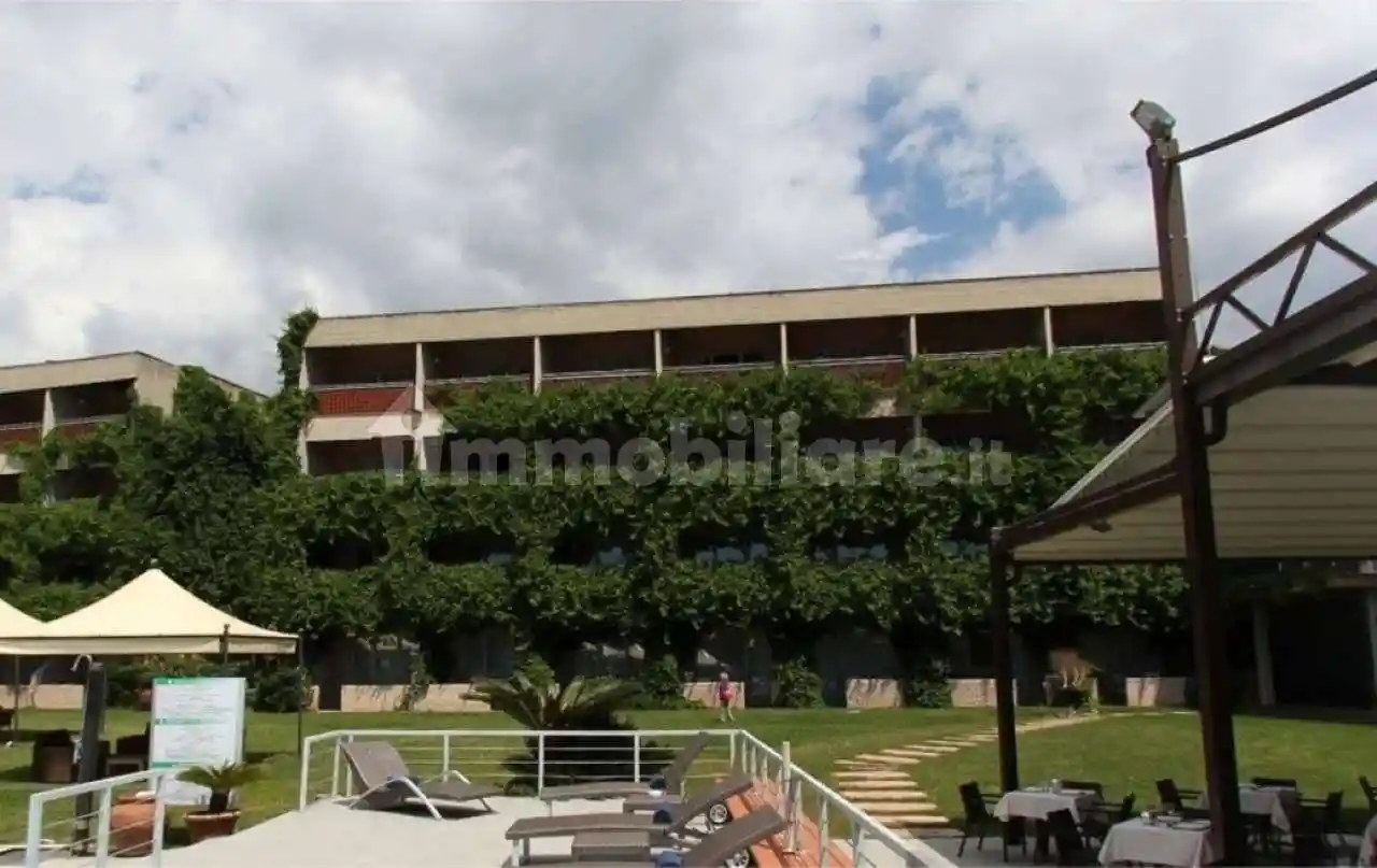 Palazzo - Edificio in vendita a Castiglione della Pescaia