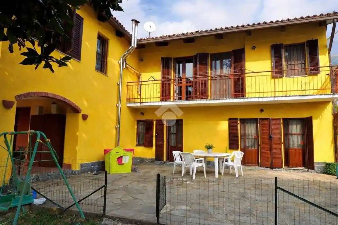 Casa indipendente in vendita a Val della Torre