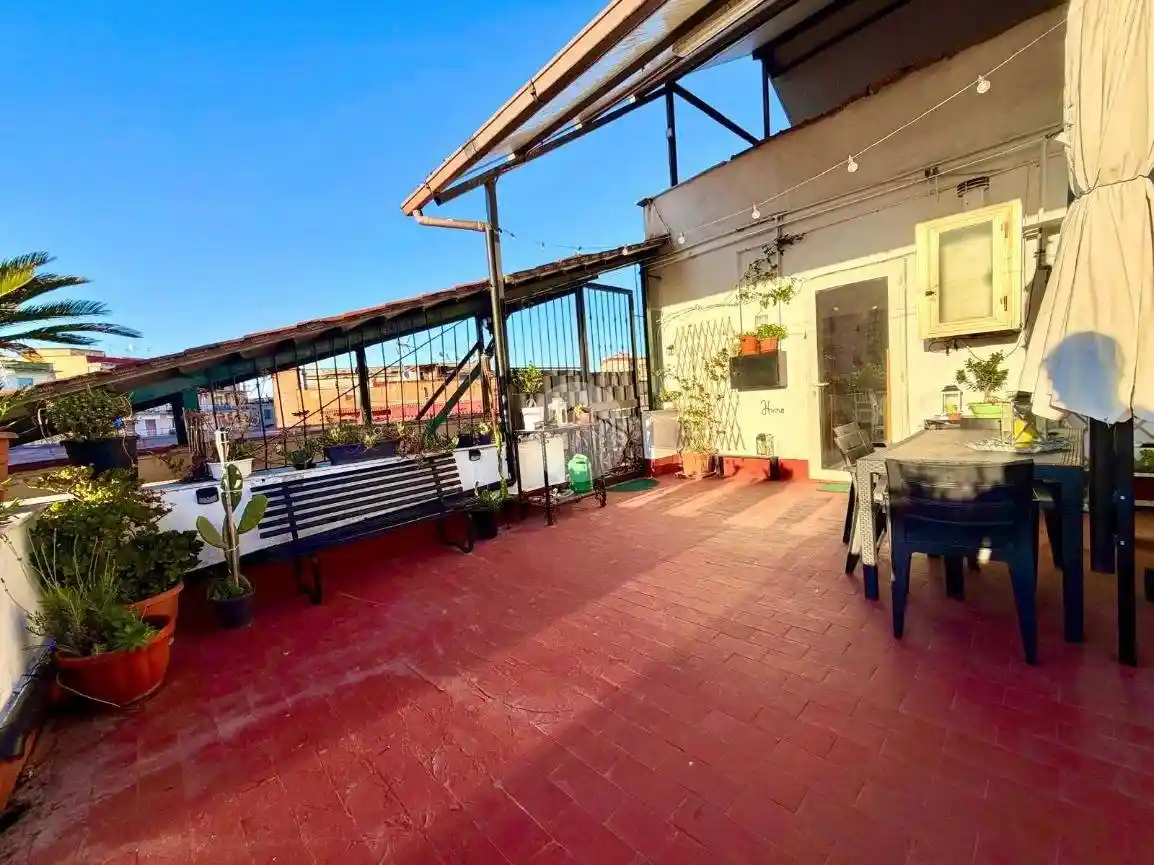 Appartamento in vendita a Napoli