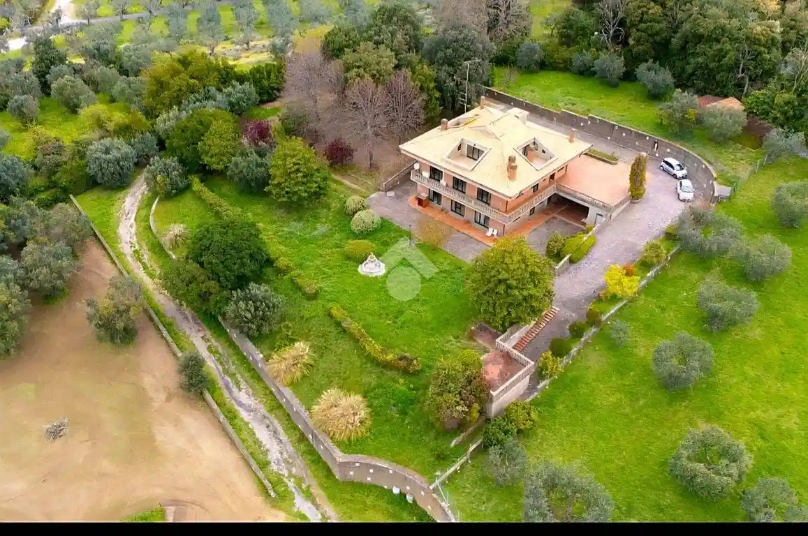 Villa in vendita a Albano Laziale