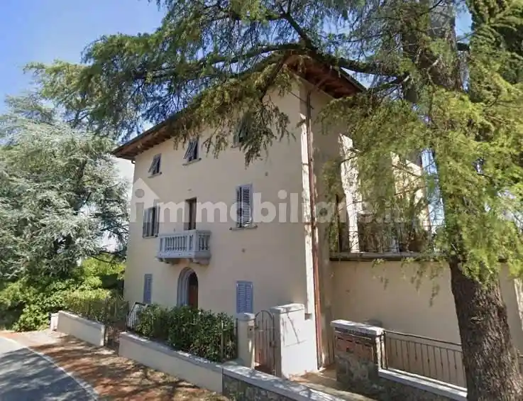 Villa in vendita a Serravalle Pistoiese