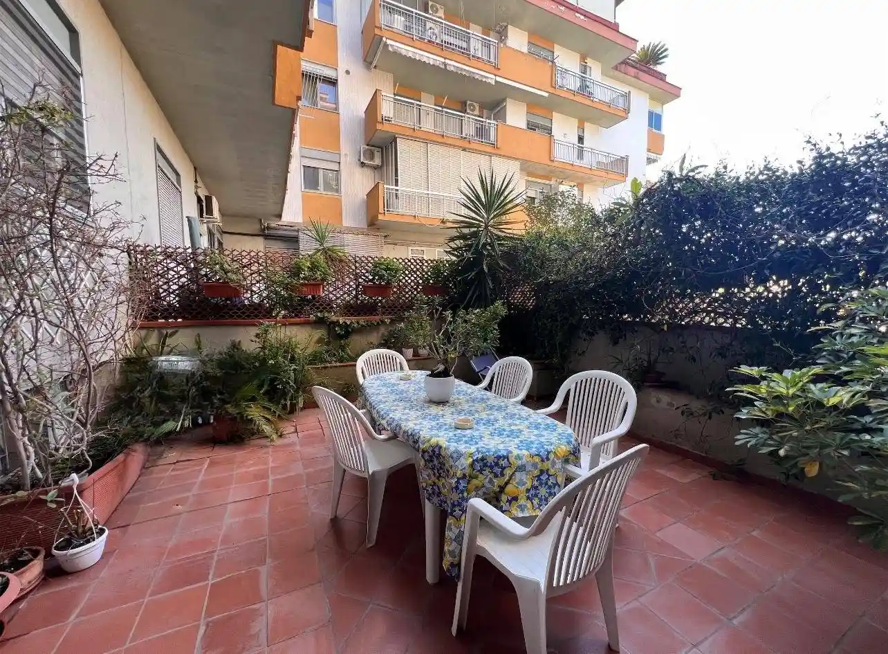 Appartamento in vendita a Napoli