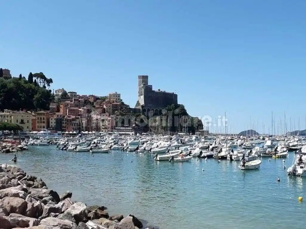 Appartamento in vendita a Lerici