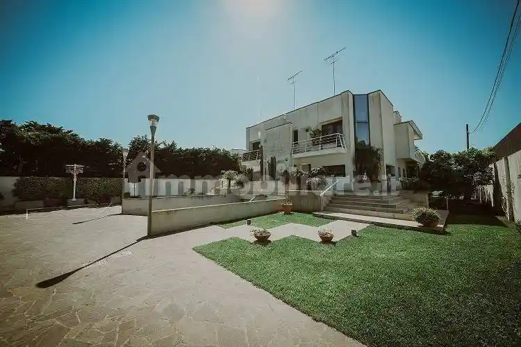 Villa in vendita a Brindisi
