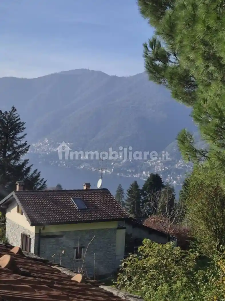 Villetta a schiera in vendita a Faggeto Lario