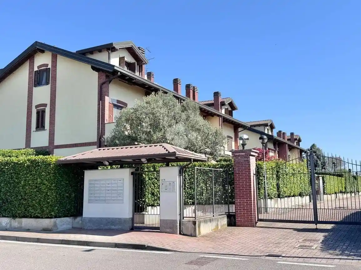 Appartamento in vendita a Vernate