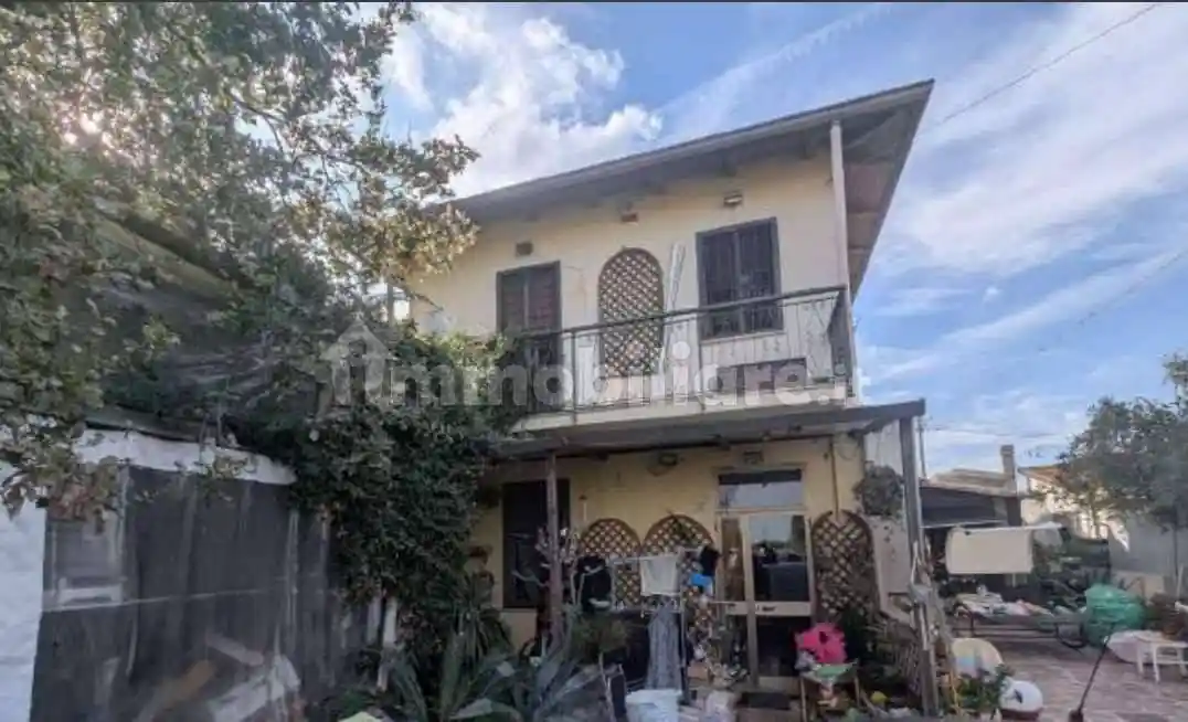 Casa indipendente in vendita a Forlì