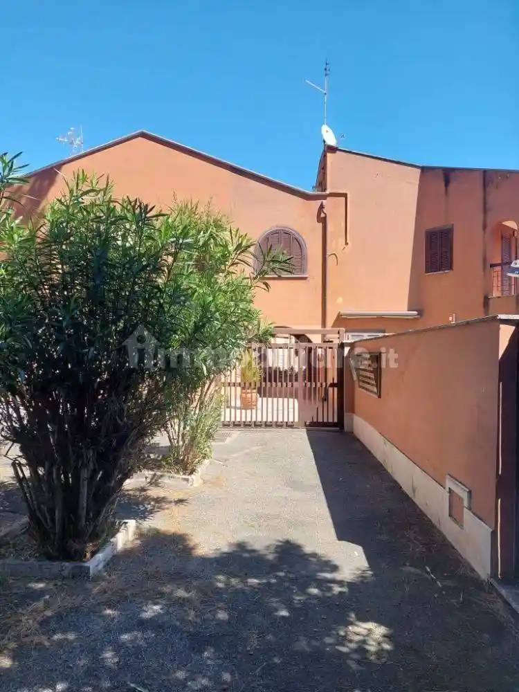 Villetta a schiera in vendita a Roma