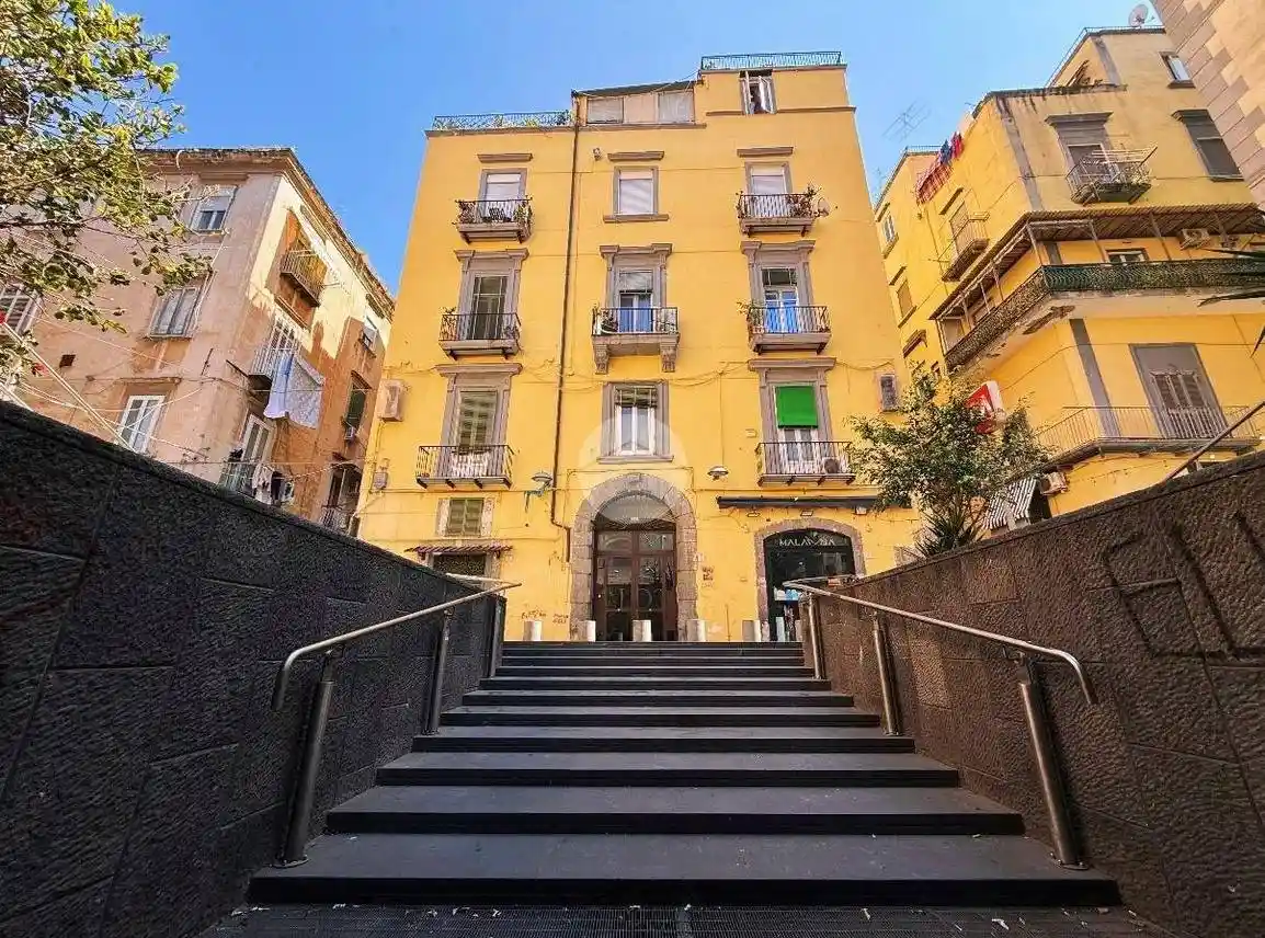 Appartamento in vendita a Napoli