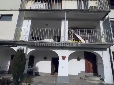 Palazzo - Edificio in vendita a Donato