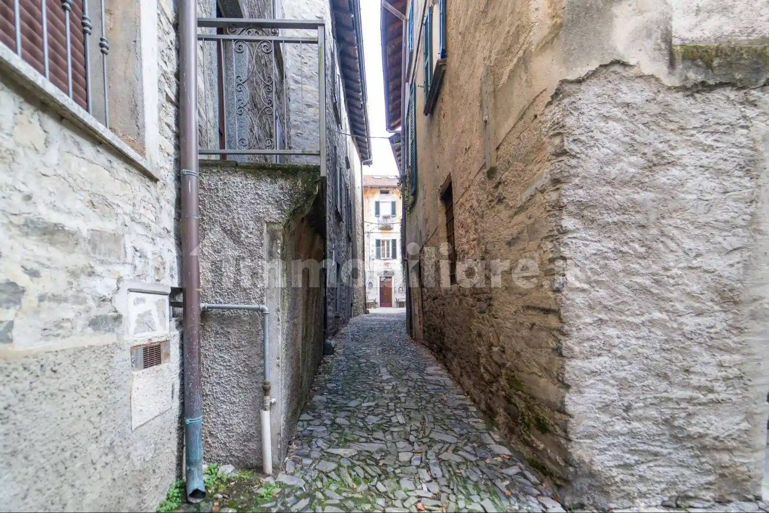 Appartamento in vendita a Faggeto Lario