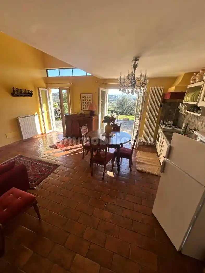 Casa indipendente in affitto a Scandicci