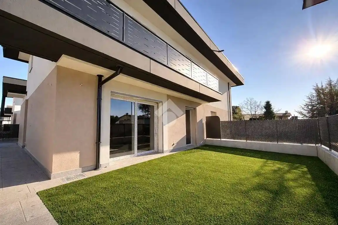 Villa in vendita a Azzano San Paolo