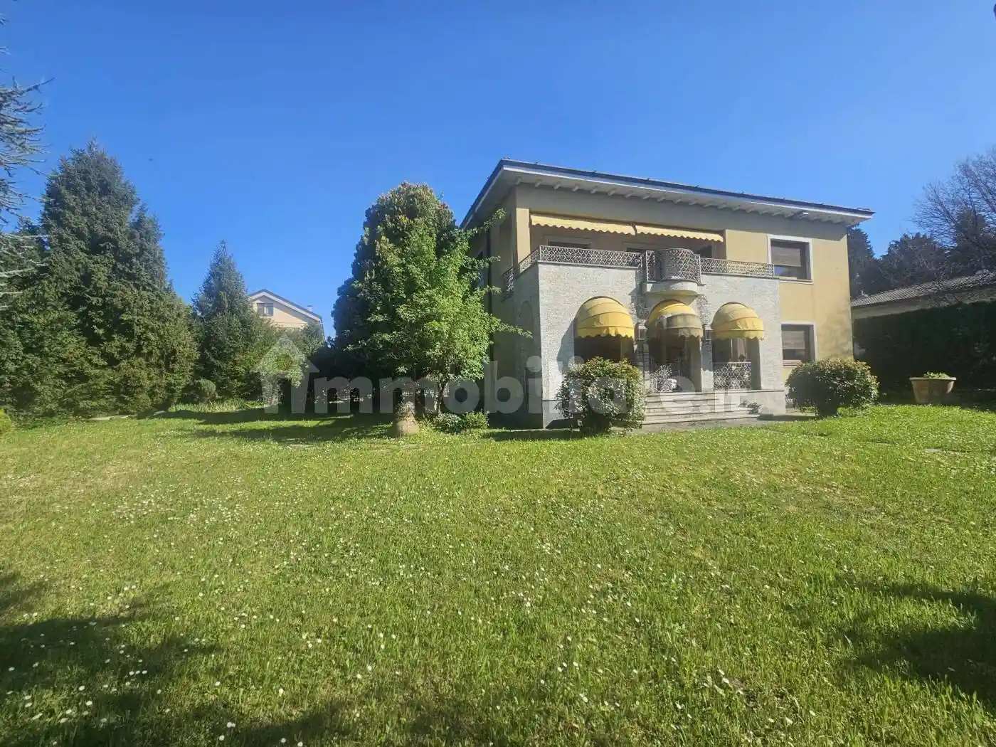 Villa in vendita a Merate