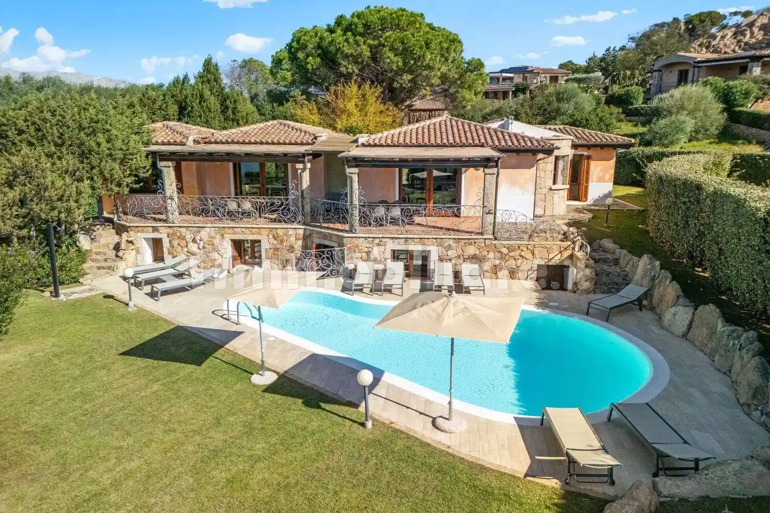 Villa in vendita a San Teodoro