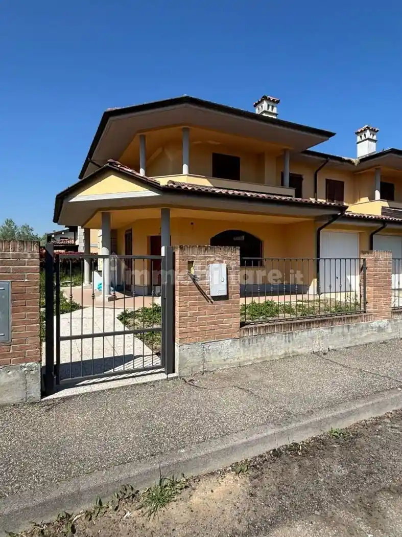 Villa in vendita a Roncaro