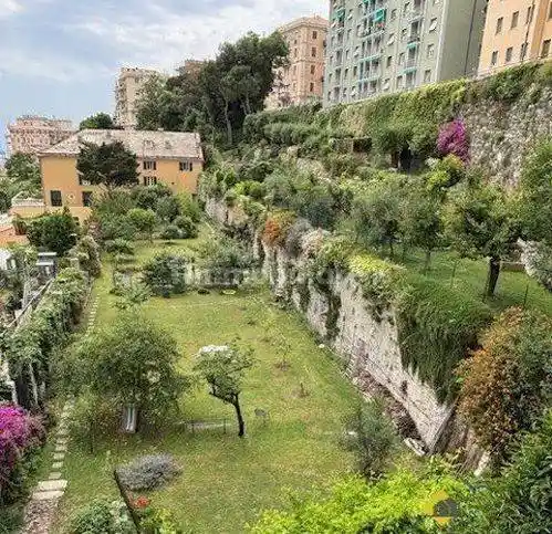 Appartamento in vendita a Genova
