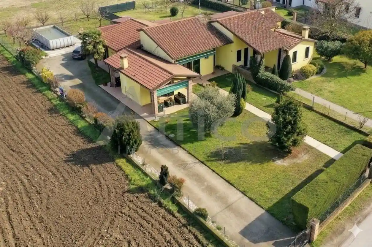 Villa in vendita a Rovigo