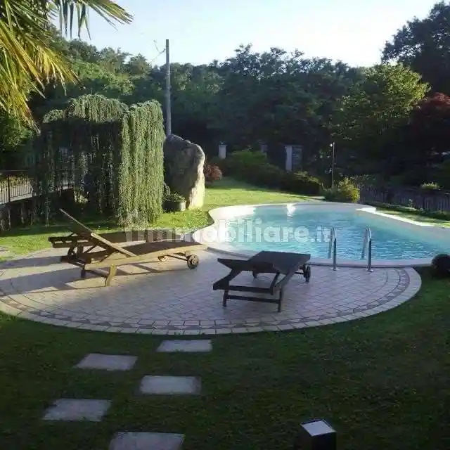 Villa in vendita a Bolzano Novarese