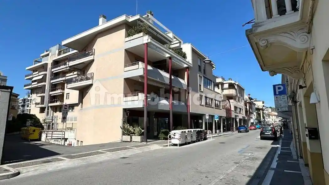 Palazzo - Edificio in vendita a Monfalcone