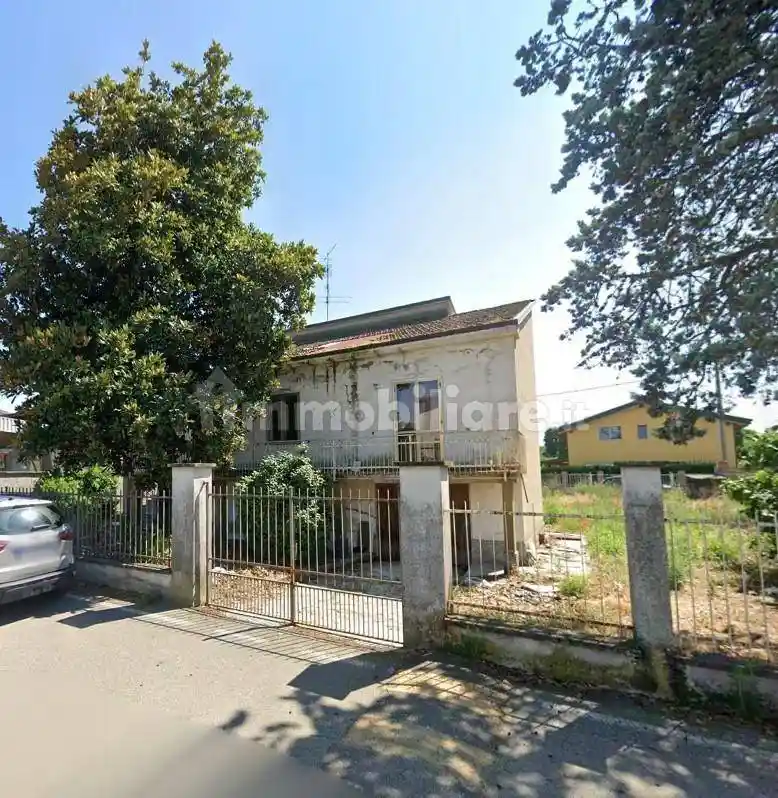 Villa in vendita a Trivolzio