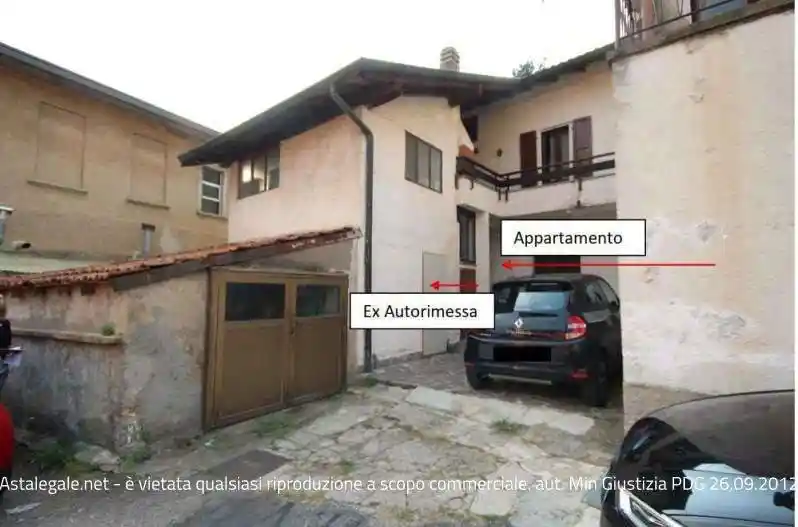 Appartamento in vendita a Locate Varesino