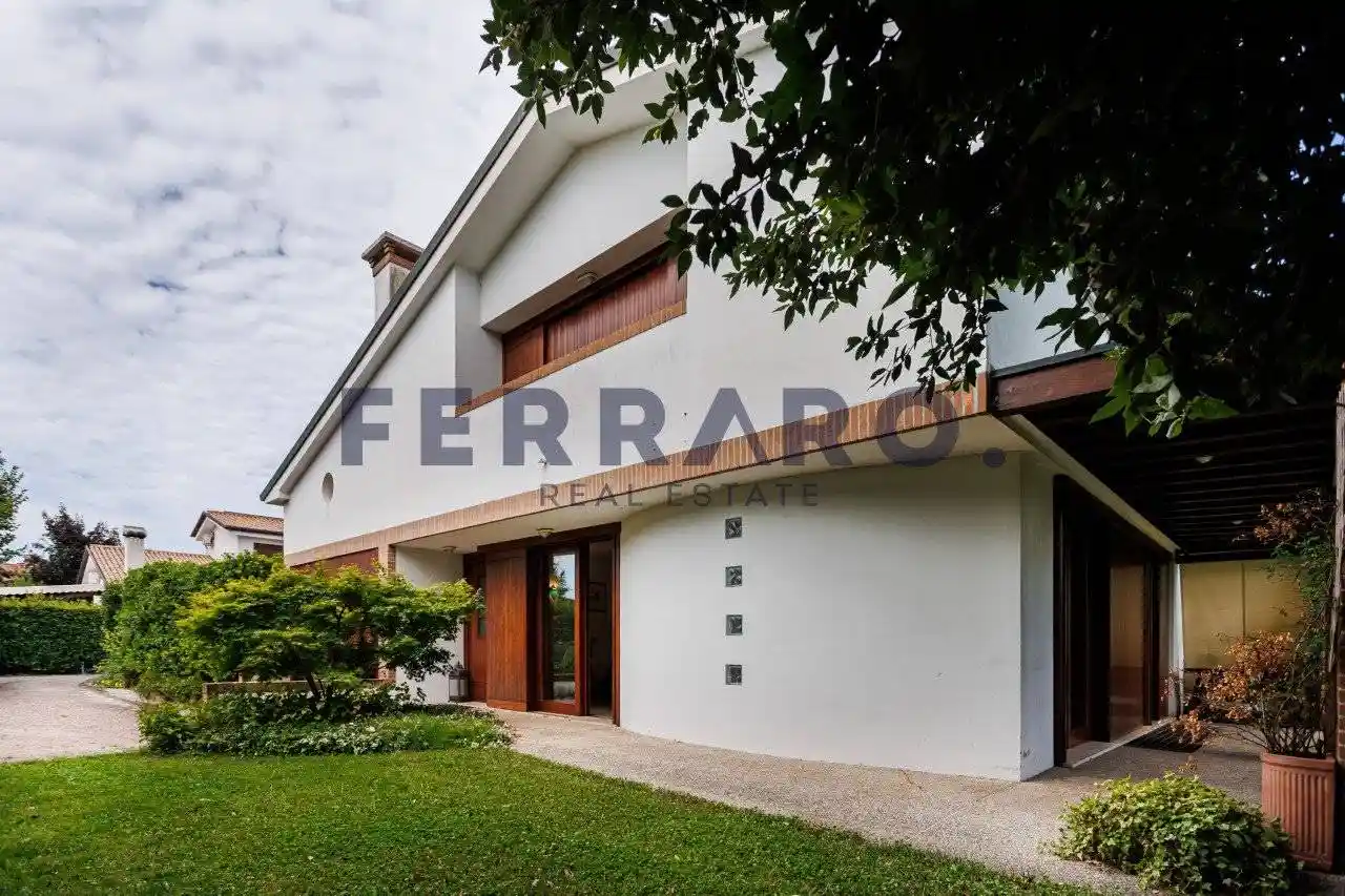 Casa indipendente in vendita a Paese