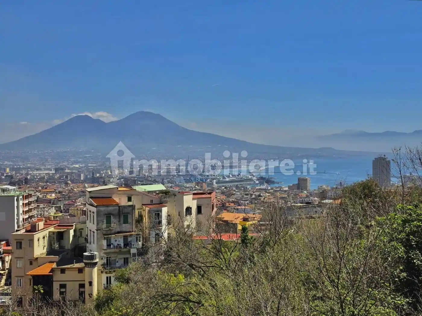 Appartamento in vendita a Napoli