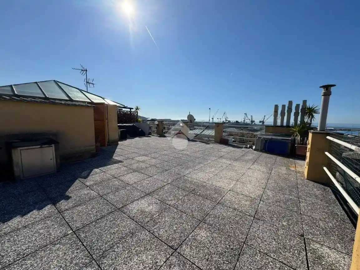 Appartamento in vendita a Genova