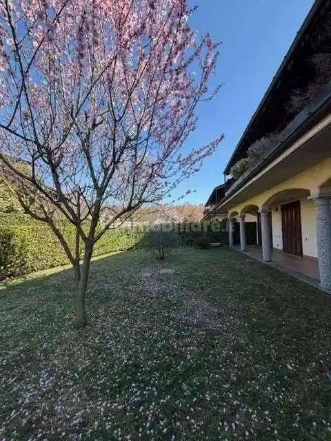 Appartamento in affitto a Castronno