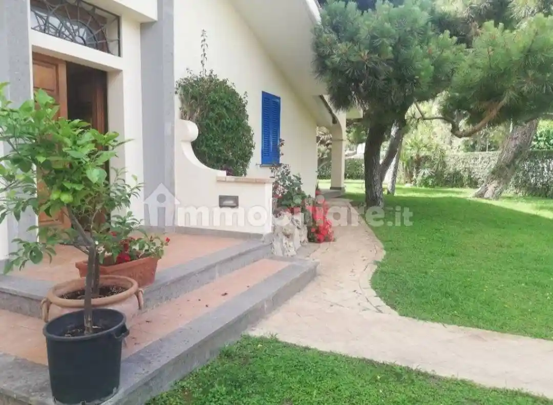 Villa in affitto a Fiumicino