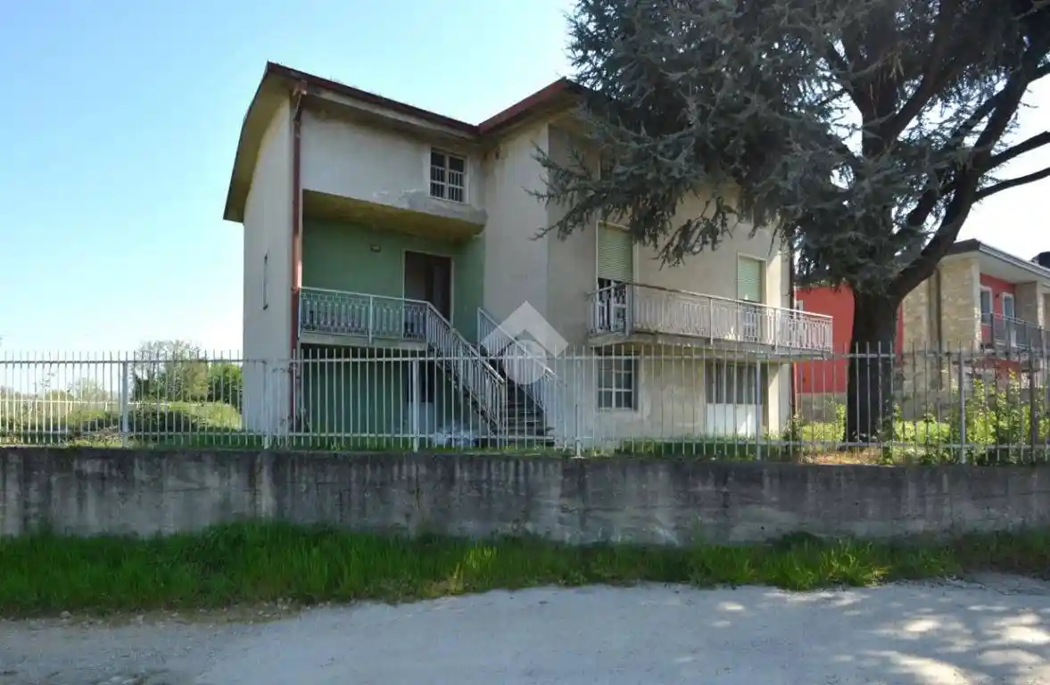 Villa in vendita a Capriate San Gervasio